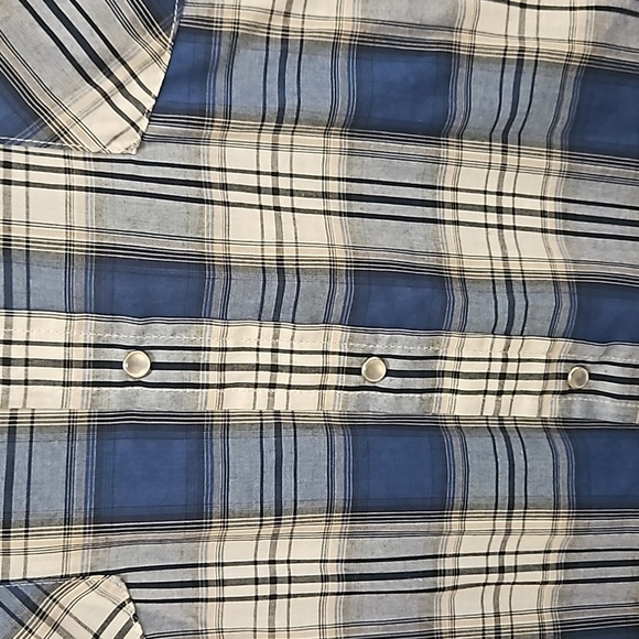 Button up shirt - Picture 3 of 5